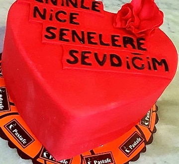 Pastafe Kalp Pastası Kapak Resmi